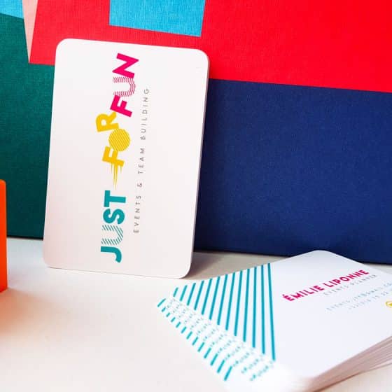design logo et carte de visite pop et fun et coloré