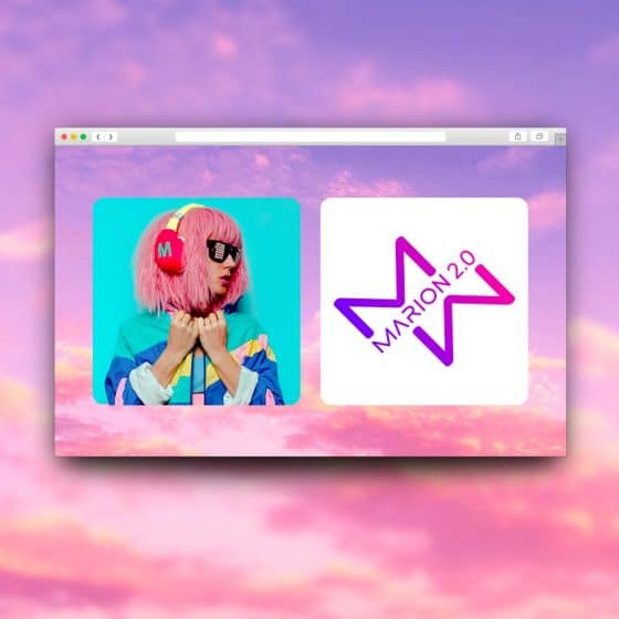 identité visuelle de Marion 2.0 sur fond couché de soleil avec logo dégradé de violet rose et femme disco avec casque audio, perruque rose, survêtement annés 80 et paire de lunettes disco