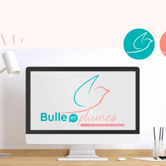 bureau avec imac et logo Bulle et Plumes